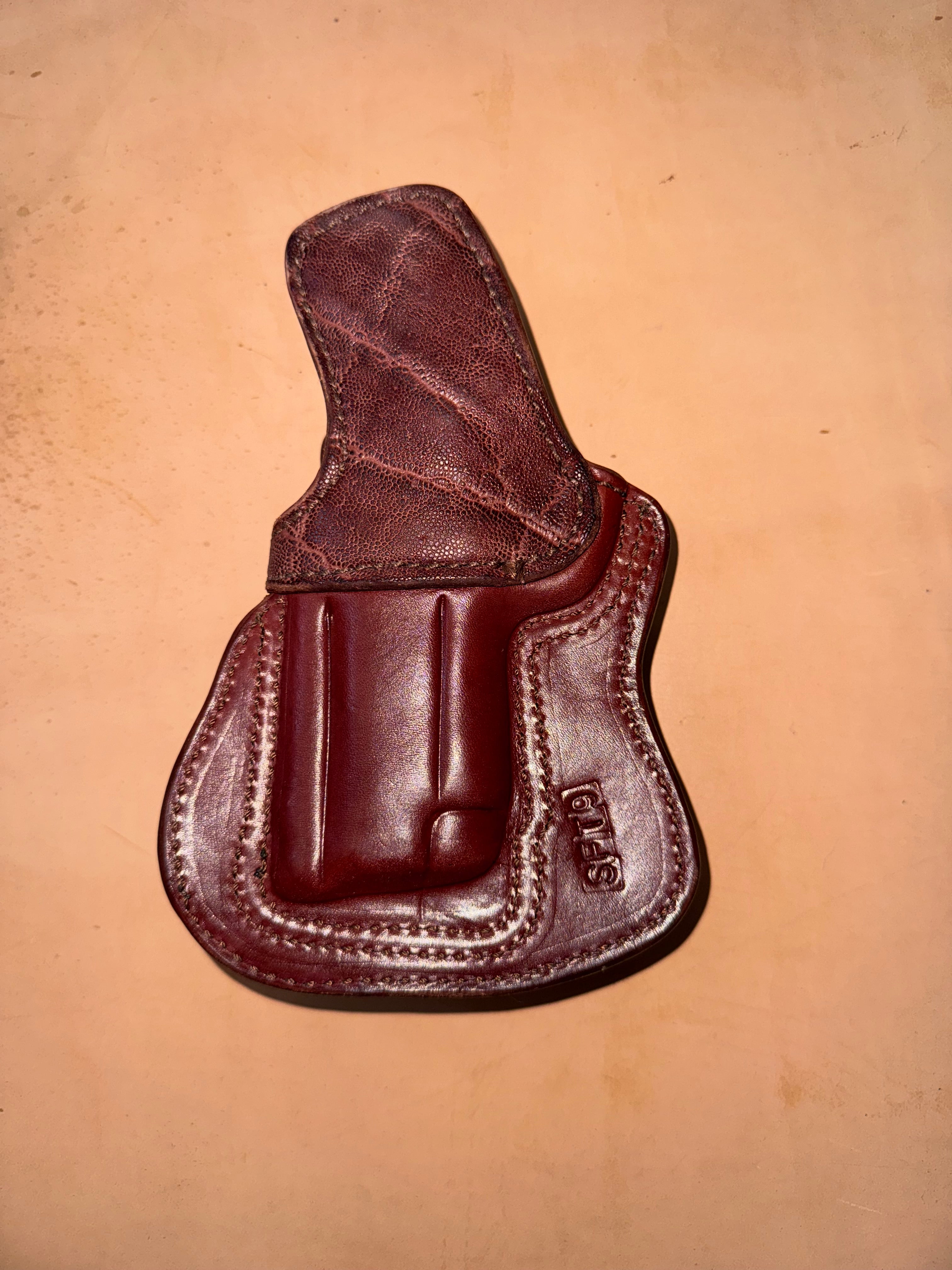 SFT9 Deluxe Undercover Professional Holster | Palmetto Leather